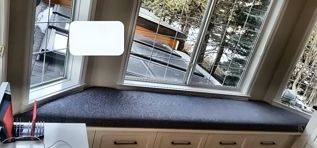 Bay-window bench cushion in navy